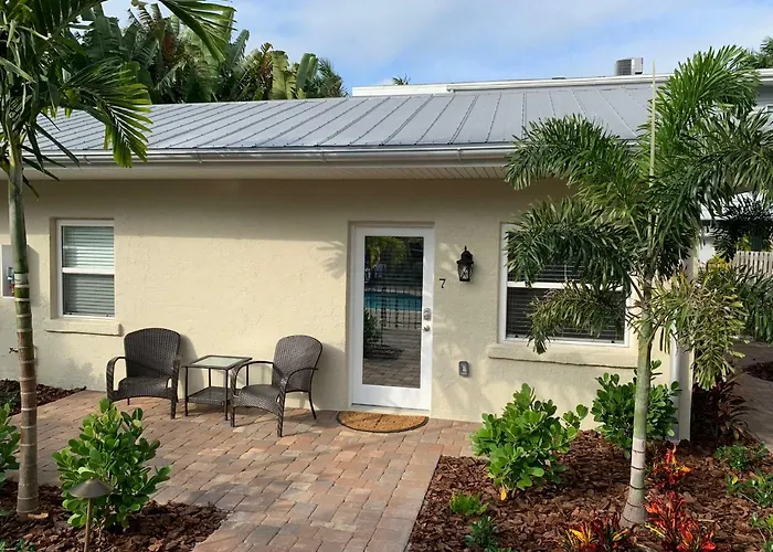 Twin Palms At Siesta